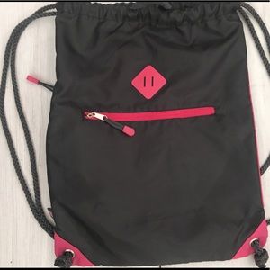 Gray and pink cinch bag